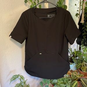 Figs Remera Top with Kangaroo Zip Pocket